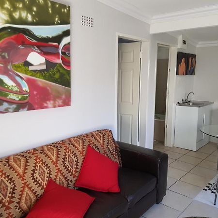 Mi Casa Su Casa Hotel Randburg ภายนอก รูปภาพ