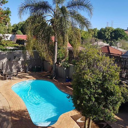 Mi Casa Su Casa Hotel Randburg ภายนอก รูปภาพ