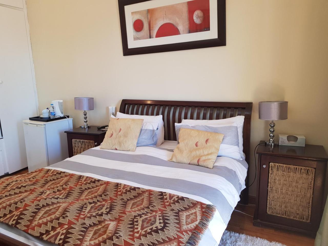 Mi Casa Su Casa Hotel Randburg ภายนอก รูปภาพ